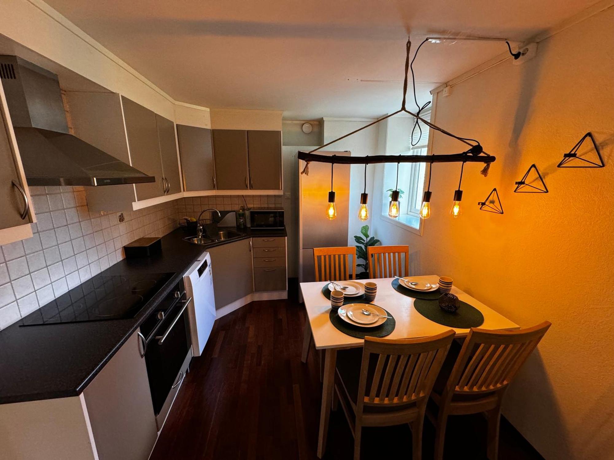 Central, 2 Bedroom, Free Parking Tromsø Exteriör bild